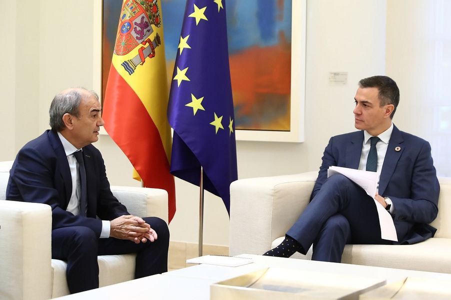 El presidente del Gobierno aborda con los representantes de CEPES el impulso a la economía social